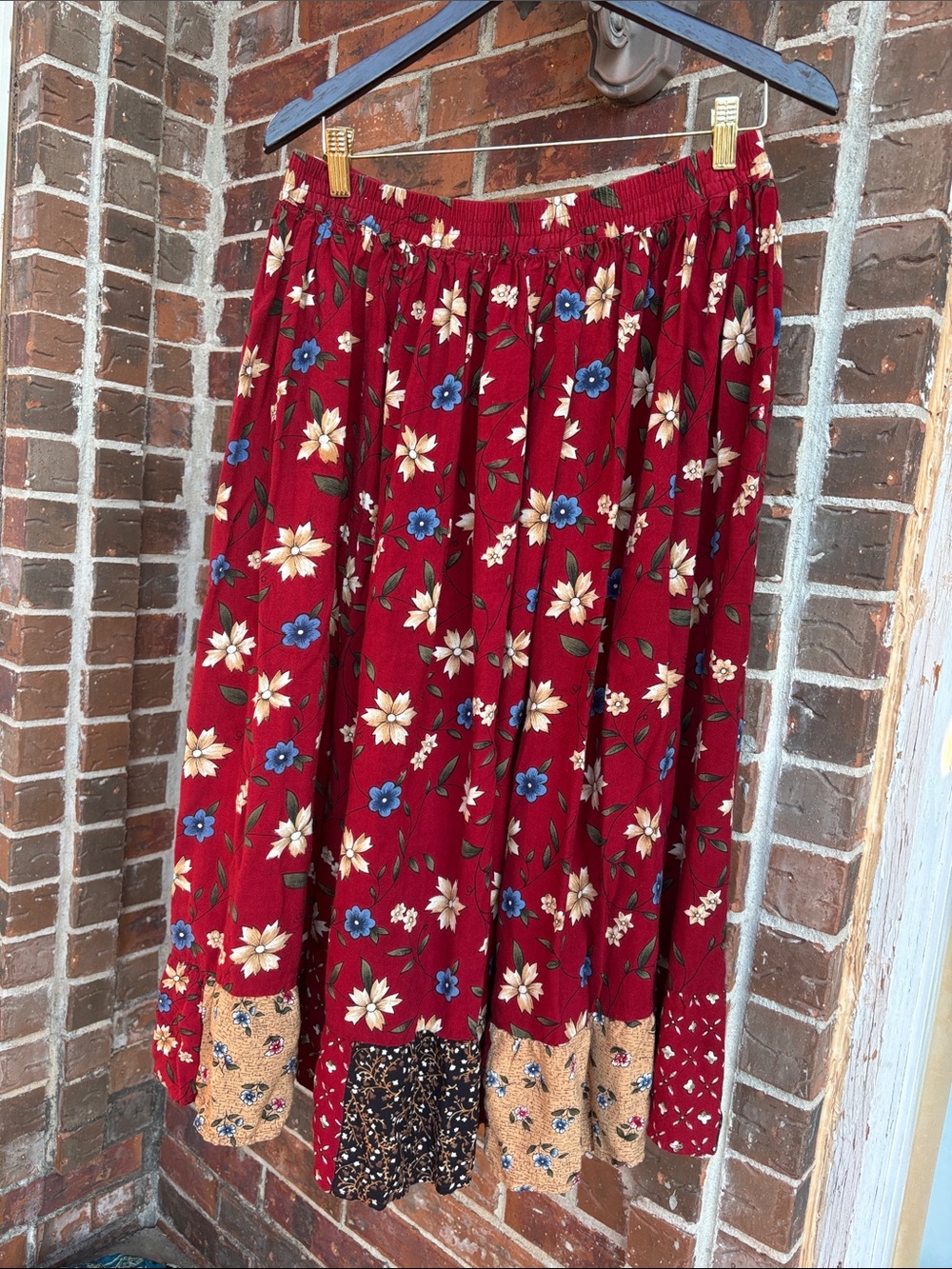 Sun River maxi skirt! Large